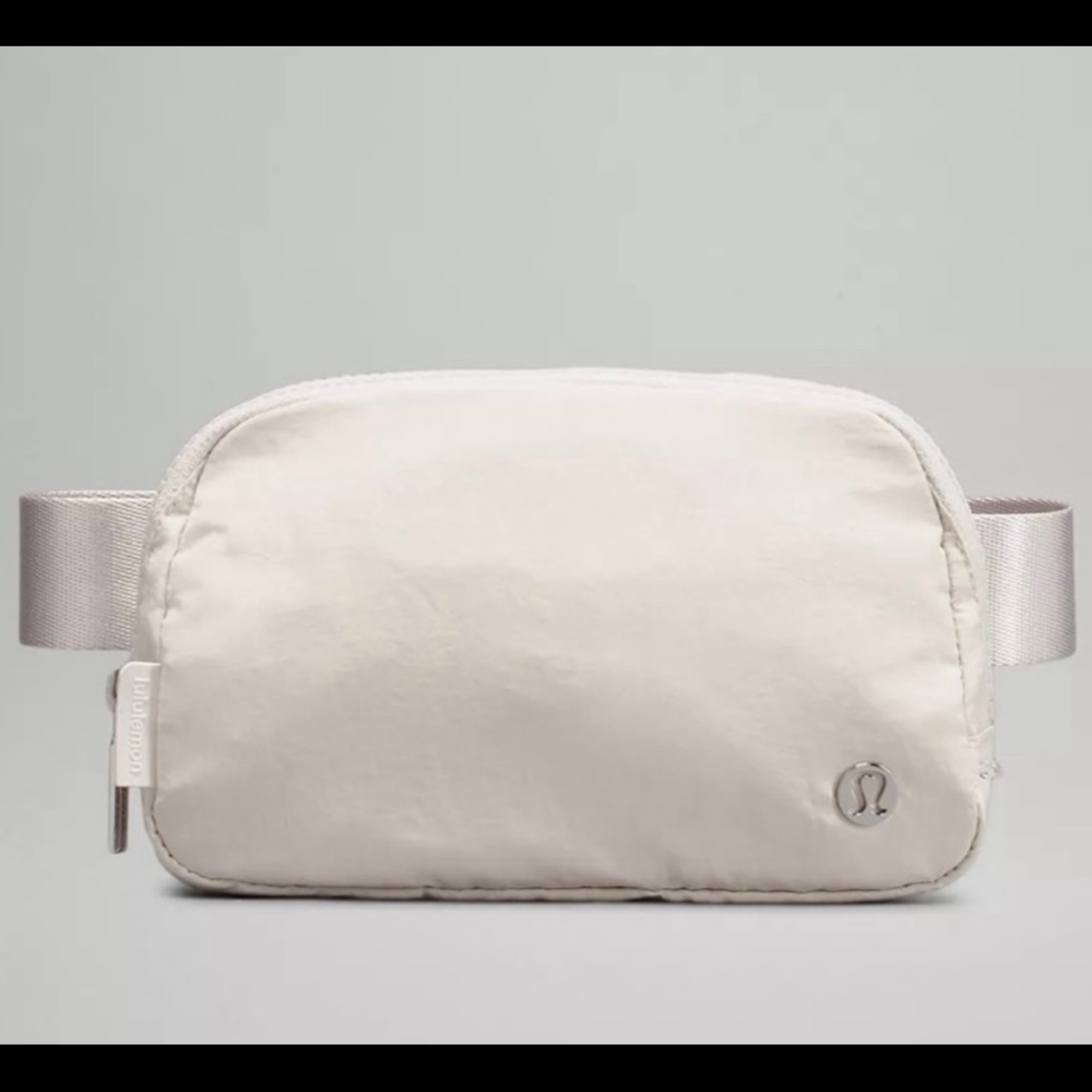 NWT Lululemon Everywhere Belt Bag Opal White